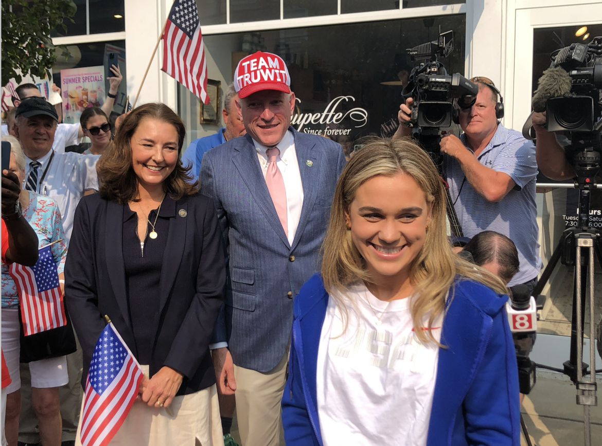 Swimmer Ali Truwit wins hearts and cheers in Darien. Next stop: Paralympics in Paris